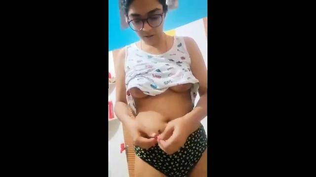 Chudasi girl Rinki Pandey big boobs mms dikhati hai crush ko