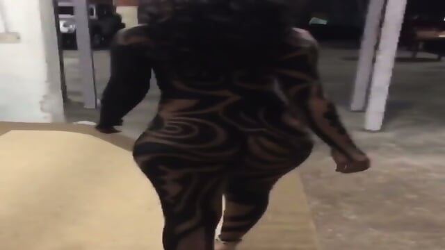 EBONY MILFs IN BODY PAINT 10