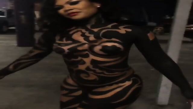 EBONY MILFs IN BODY PAINT 11