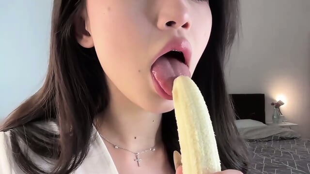 little_sunrice banana play