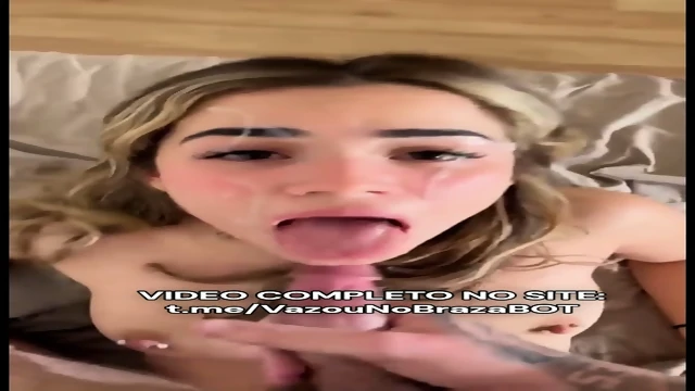 GOZOU NA CARA DA NOVINHA LOIRA MEDICA