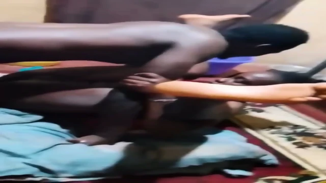 Kenyan homemade porn fucking a Kienyeji on the floor raw and she pleaded for more