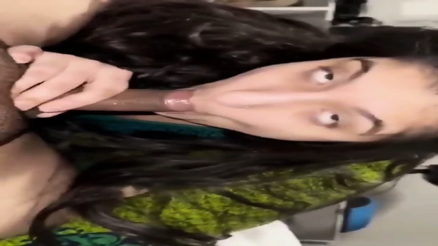 Beautiful Pakistani girls blowjob