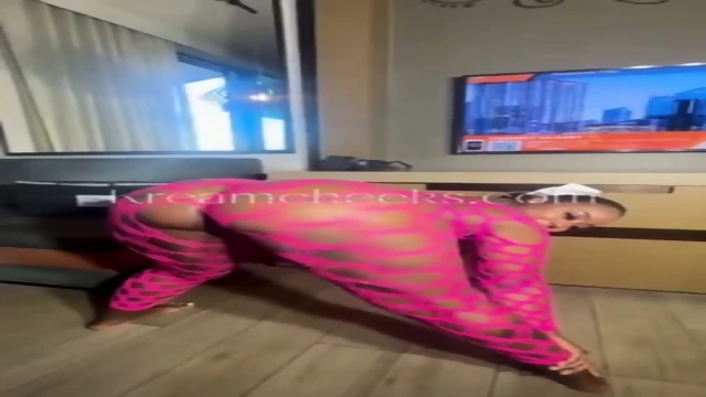 Cream-Cheeks: Her Google drive folder, 1220 videos => https://rentry.co/zf2sghns