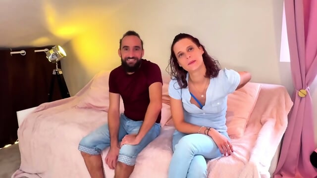 helping Monyca, 32 Years Old, Secretary In Courbevoie!  loud-moaning