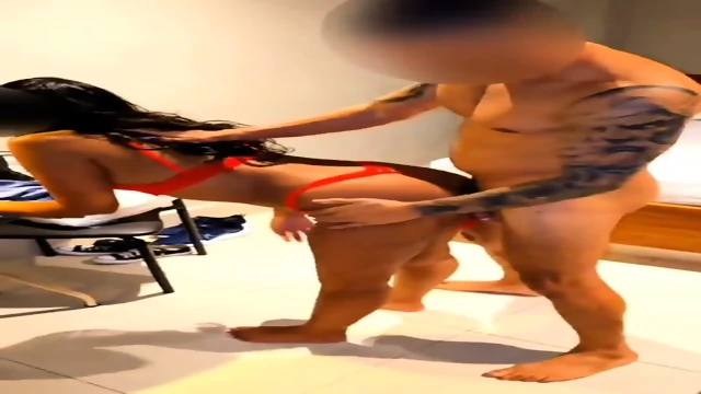 Morena putinha e o dotado amador