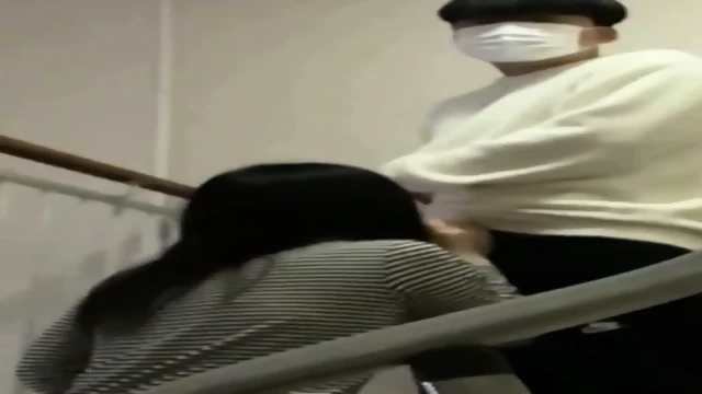Chinese students have quickie sex in the stairway