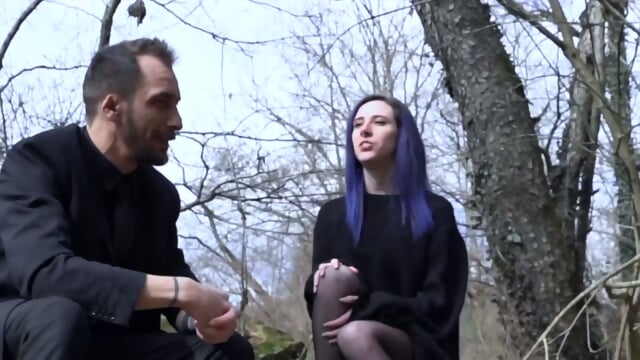 Nyx, 29 Years Old, Multi-talented Receptionist  fucks