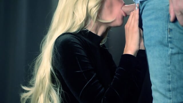 Blonde MILF Loves Facial After Blowjob