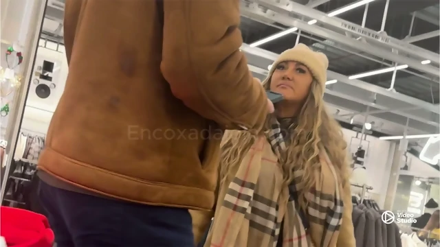 dickflash encoxada grope cum