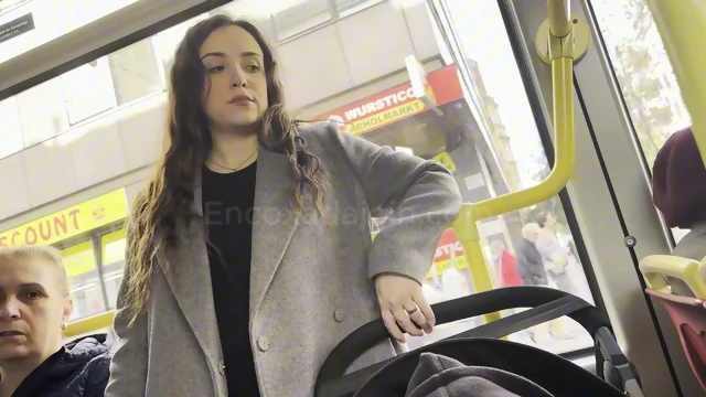 dickflash encoxada grope cum