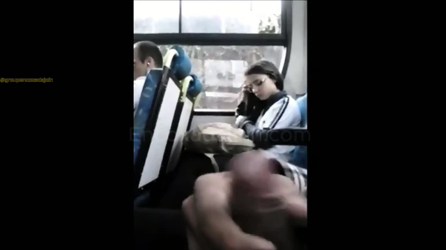 dickflash encoxada grope cum