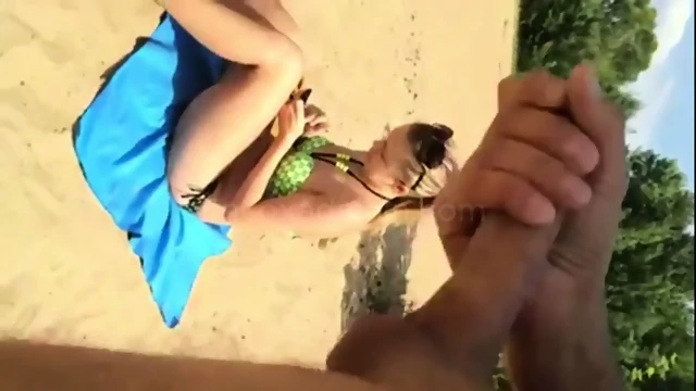 dickflash encoxada grope cum