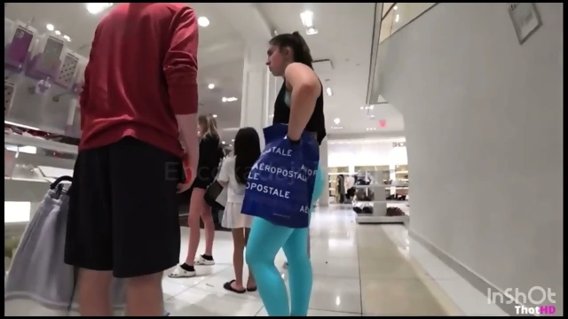 dickflash encoxada grope cum