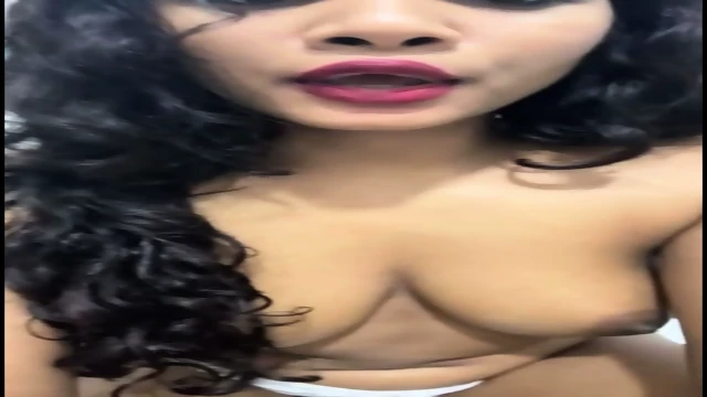 Bad_girl_Mayra nudge with face