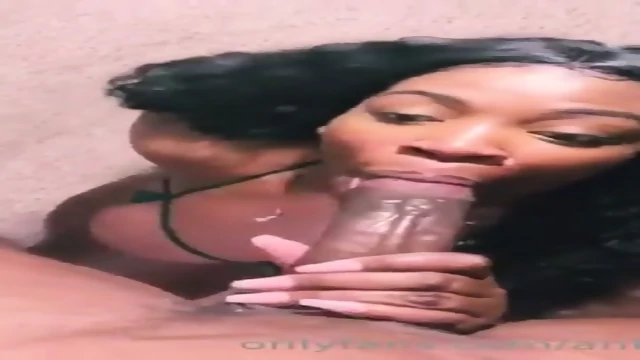 Ebony: Her google drive folder, 1223 videos => https://rentry.co/ww4r9dsq