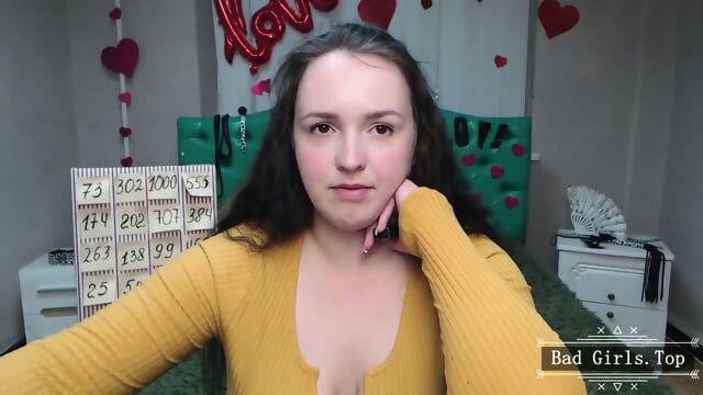 Natural big boobs pretty babe solo on web