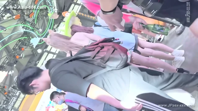 peeping chinese amateur upskirt.297