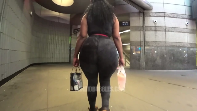 Candid booty archive no. 0004