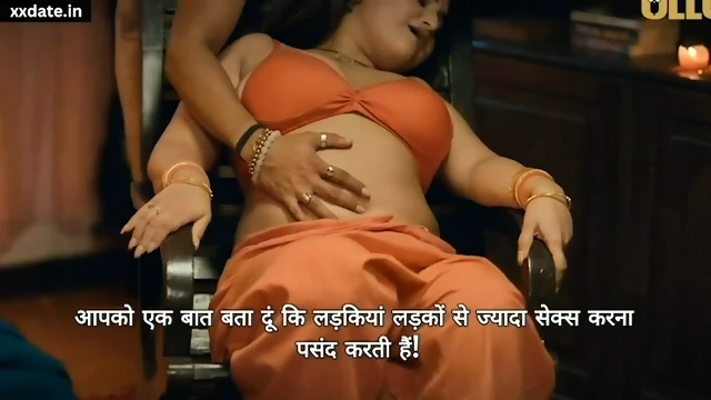 Lund ko doodh se nehla rahi chhinaal ki Hindi Sexy BF Video