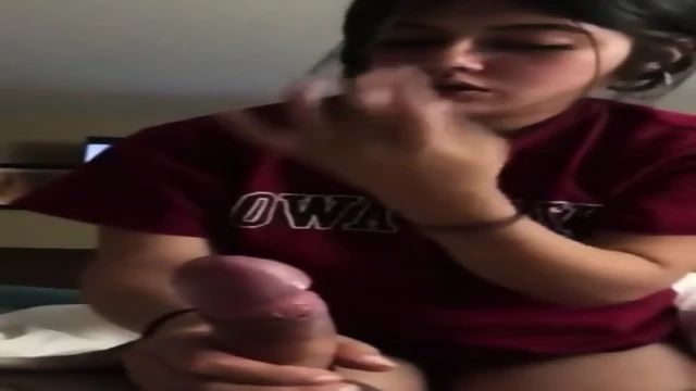 Cute desi NRI knows hiw to give a proper blowjob to a man she likes the most