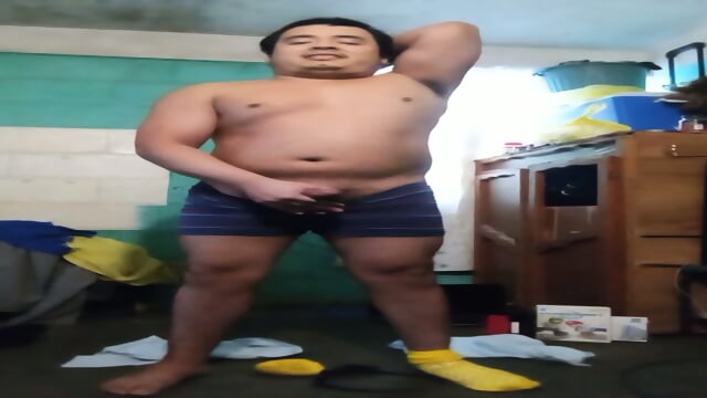 Jesus en boxer jalandose el pene avienta semen #92