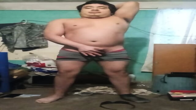 Jesus en boxer jalandose el pene avienta semen 95