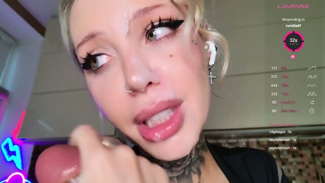 Webcam busty tattooed blonde solo