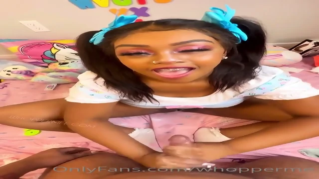 backshots: Her google drive folder, 755 videos => https://rentry.co/vk95pmbb