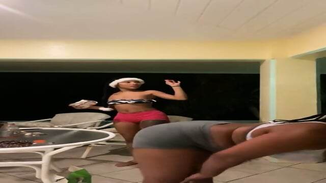 Ebony: Her google drive folder, 1223 videos => https://rentry.co/ww4r9dsq