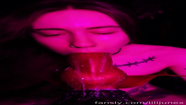 Sloppy Knot-fuck With L Razor