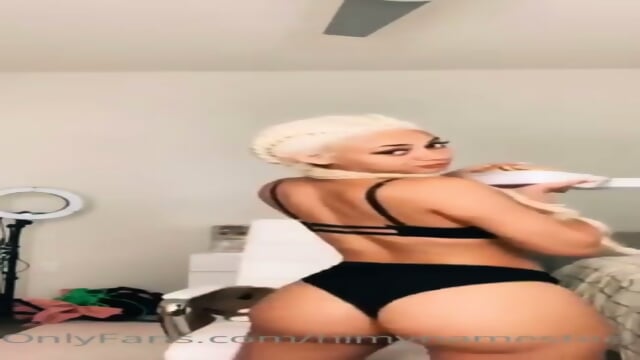 Her google drive folder, 477 videos => https://rentry.co/c9eid7xw