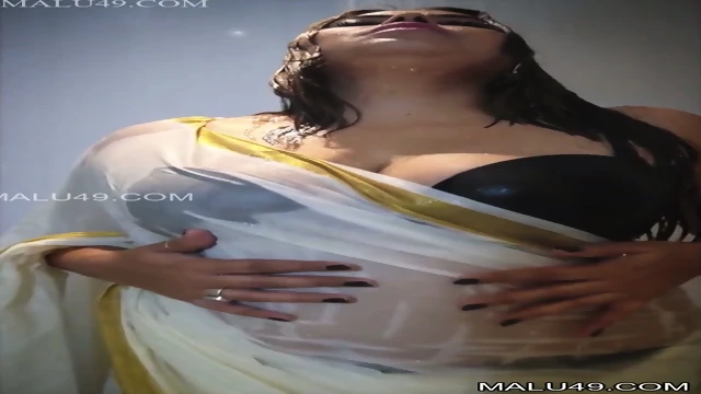 Padosi bhabhi ko choda or boobs ka pani nikala