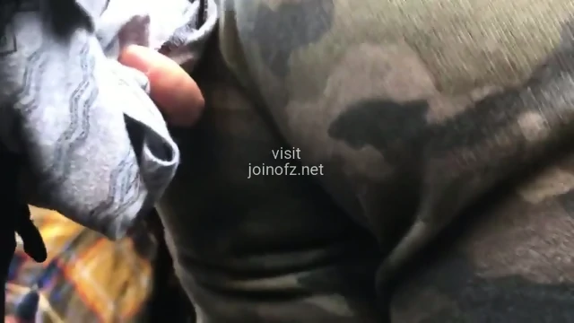 encoxada blonde teen rock concert