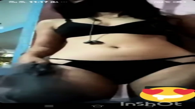 Indian whatsapp service girl saree show