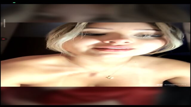 Colombia stripchat girl model live stream naked and squirting and showering