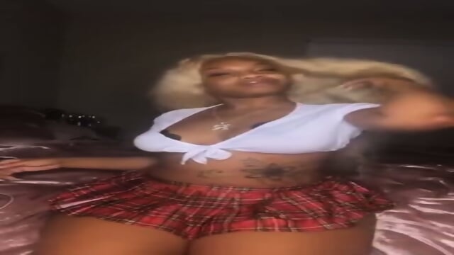 Ebony: Her google drive folder, 557 videos => https://rentry.co/v6io7mmk