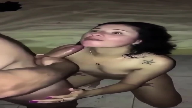 Casada Puta Tomando Leite de Dois Machos - ( Gozadas em Slow Motion )