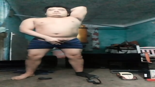 Jesus en boxer jalandose el pene avienta semen #110