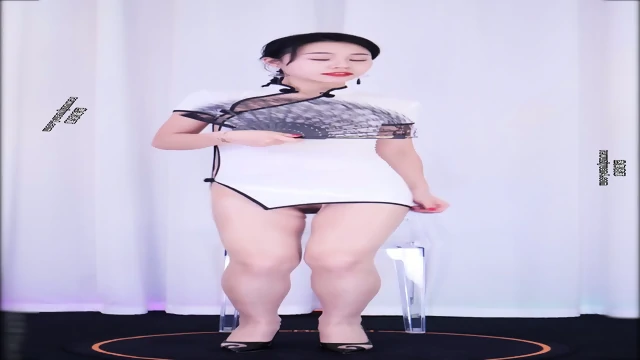 chinese girl dance - madame butterfly