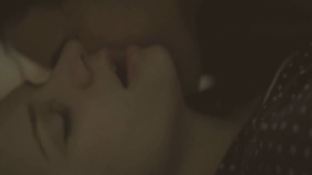 INTENSE CELEB LESBIAN SCENE