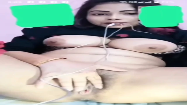 Chubby dehati girl fingering and showing ass hole