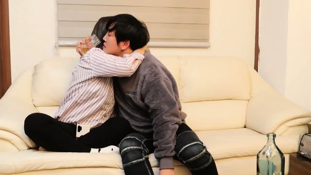 Sae Bom I Sister Got Wet After Seeing Her Brothers Boyfriend 2022 Korean