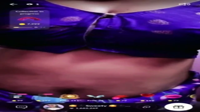 Horny Telugu Aunty Shows Her Huge Boobs & Face in Live Tango Sex Chat