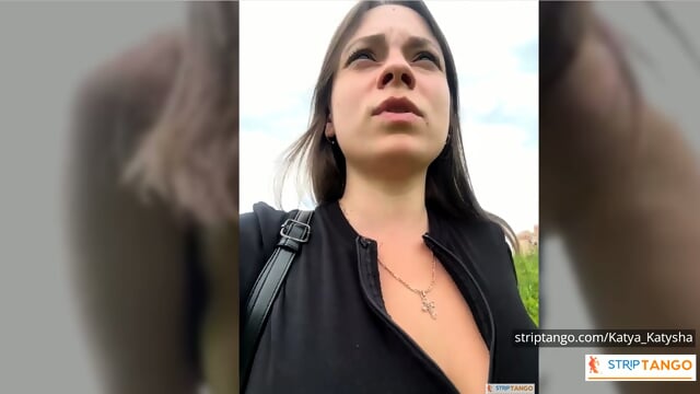 See click and connect it is that simple to approach her!  Sexy solo pussy play on cam - No hassle just hit play!