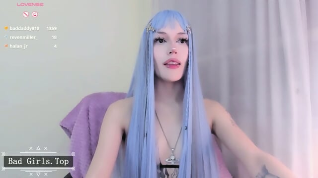 Very pretty skinny long hair webcam solo teen