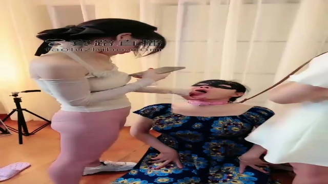 Chinese lesbian feet