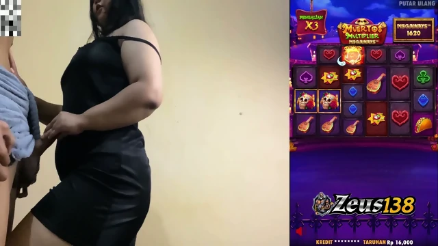 MAIN KE KOST AYANG SAMBIL CUCI BAUT