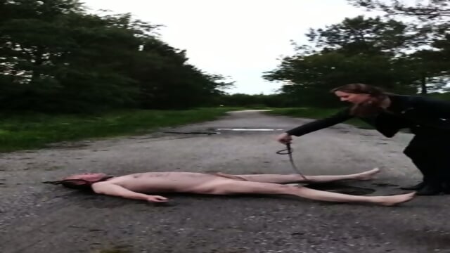 Le Clebard Au Sport - French Femdom  Kinky4Ever