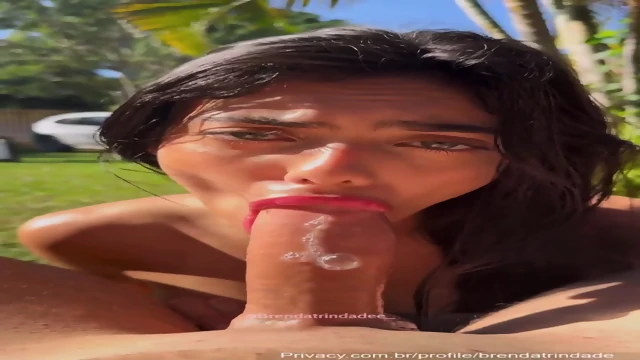 Morena novinha gata mamando e dando de quatro